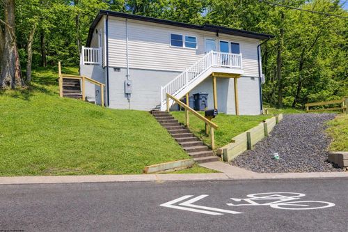 608 E Brockway Ave, Morgantown, WV, 26501-6216 | Card Image