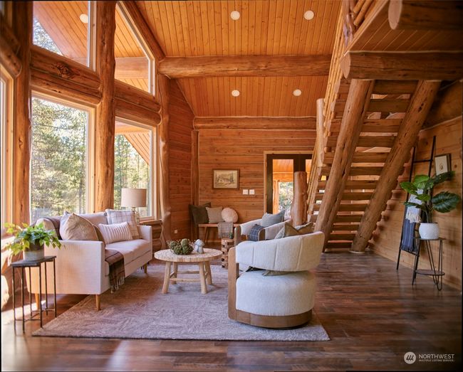 Living Room | Image 10