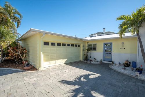 6933 S Shore Dr S, SOUTH PASADENA, FL, 33707-4602 | Card Image