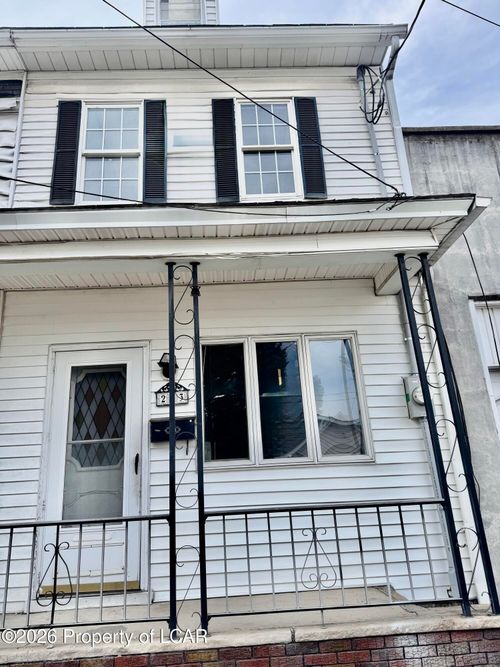 213 W Columbus St, Shenandoah, PA, 17976-2263 | Card Image