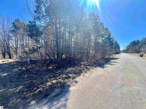 6412 Applewood Lane, Williamsburg, MI, 49690 | Card Image