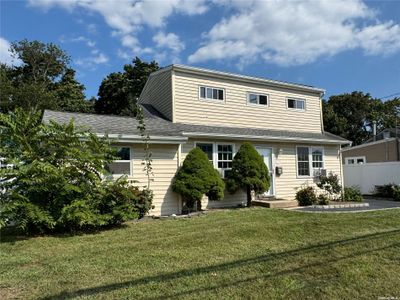 1377 Lombardy Boulevard, House other with 5 bedrooms, 2 bathrooms and null parking in Bay Shore NY | Image 1