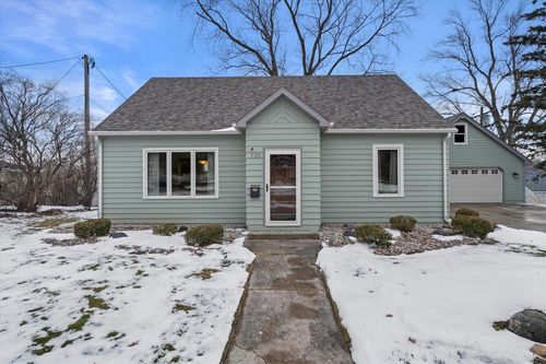 735 High Street, West Bend, WI, 53090 | Card Image
