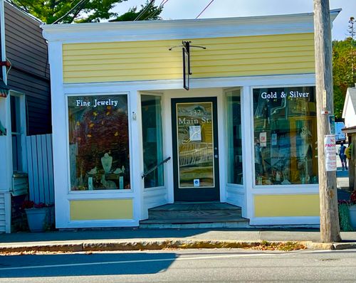 332 Main Street, Southwest Harbor, ME, 04679 | Card Image