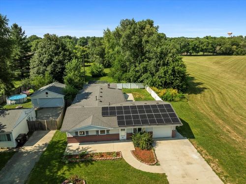 401 Sunset Dr, Le Roy, IL, 61752-1615 | Card Image