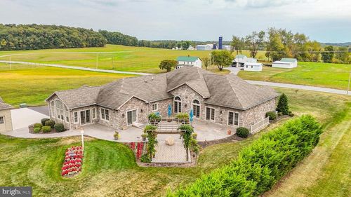 6765 Guitner Rd, GREENCASTLE, PA, 17225-9739 | Card Image