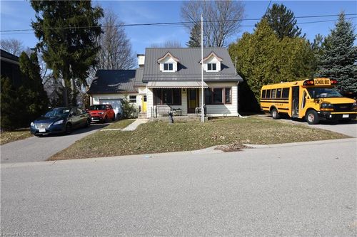 122 Bruce St, Waterford, ON, N0E1Y0 | Card Image