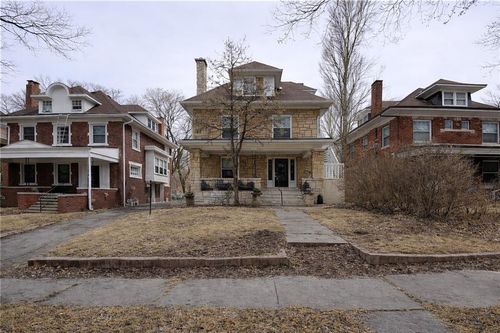 2637 E 29th St, Kansas City, MO, 64128-1131 | Card Image