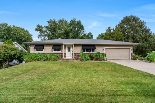 2326 14th St, East Moline, IL, 61244-2324 | Card Image