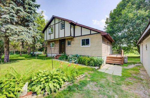 7589 Wellington St W, Mount Forest, ON, N0G2L0 | Card Image