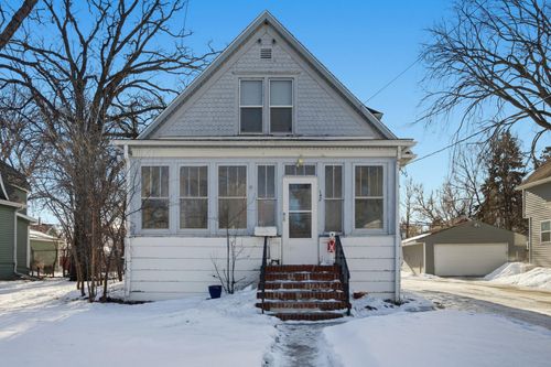 1422 8th Ave S, Fargo, ND, 58103-2562 | Card Image