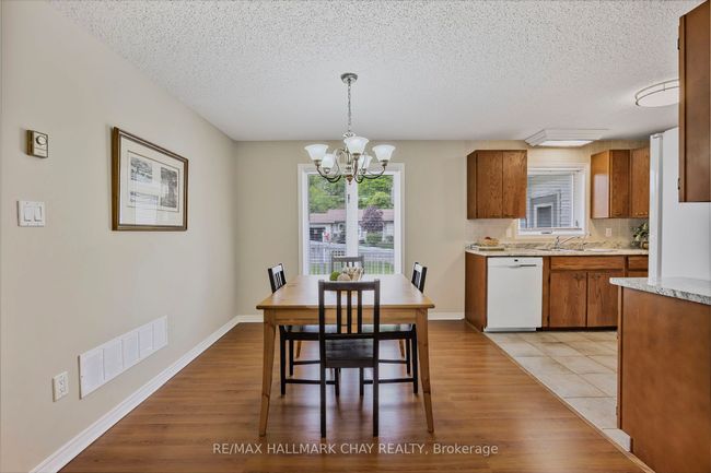 3 Pinetree Crt, House other with 2 bedrooms, 2 bathrooms and 2 parking in New Tecumseth ON | Image 6
