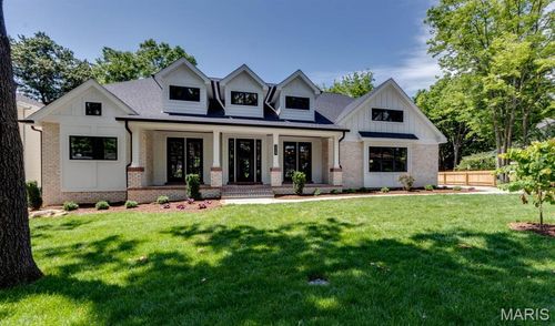 224 Oak Tree Dr, Webster Groves, MO, 63119-4762 | Card Image