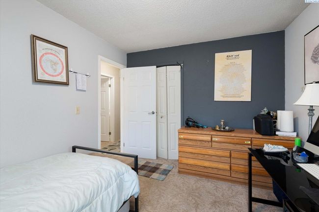 73805 N Demoss Rd, Home with 3 bedrooms, 3 bathrooms and null parking in Benton City WA | Image 29