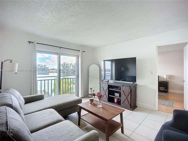 APT-308 - 9915 W Okeechobee Rd, Condo with 2 bedrooms, 2 bathrooms and null parking in Hialeah Gardens FL | Image 9