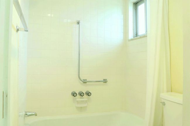 APT-105 - 2532 Boundbrook Dr S, Condo with 2 bedrooms, 2 bathrooms and null parking in Palm Springs FL | Image 18