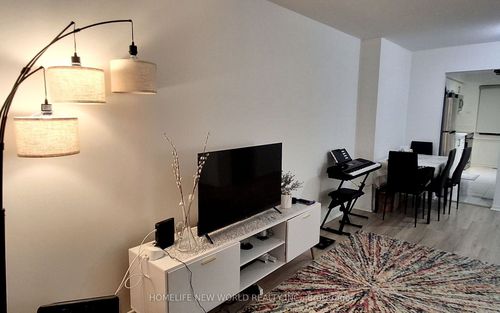 31-551 Steeles Ave W, North York, ON, M2M3Y1 | Card Image