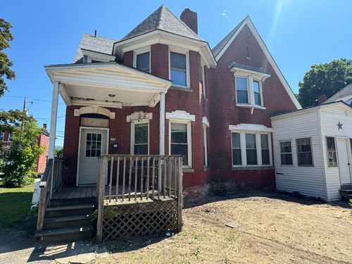 32 Erchles St, Rumford, ME, 04276-1904 | Card Image