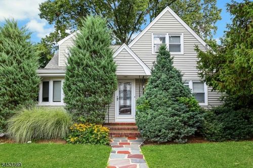 44 N 12th St, Hawthorne, NJ, 07506-3726 | Card Image
