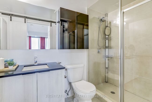 402 - 31 Tippett Rd, Condo with 4 bedrooms, 2 bathrooms and 1 parking in Toronto ON | Image 17