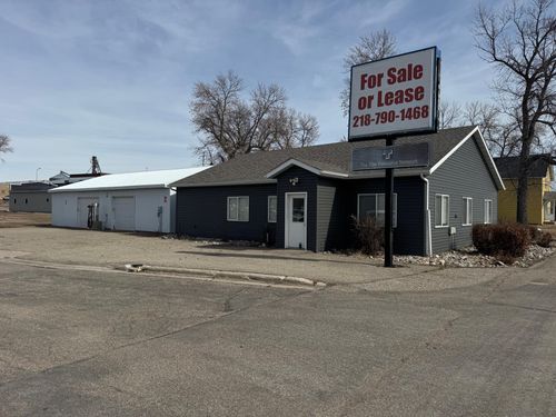 617 Valley St, Hawley, MN, 56549-4448 | Card Image