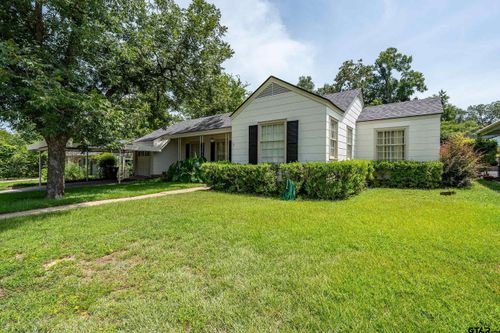 2724 Crestview St, Tyler, TX, 75701-7009 | Card Image