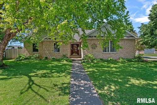 308 Linden Ln, Williamsville, IL, 62693-9018 | Card Image