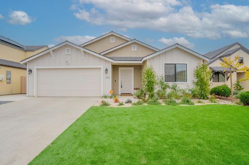 2121 E Oak Ave, Visalia, CA, 93292-8098 | Card Image