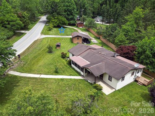 22 Mcminn Rd, Hendersonville, NC, 28792-6572 | Card Image