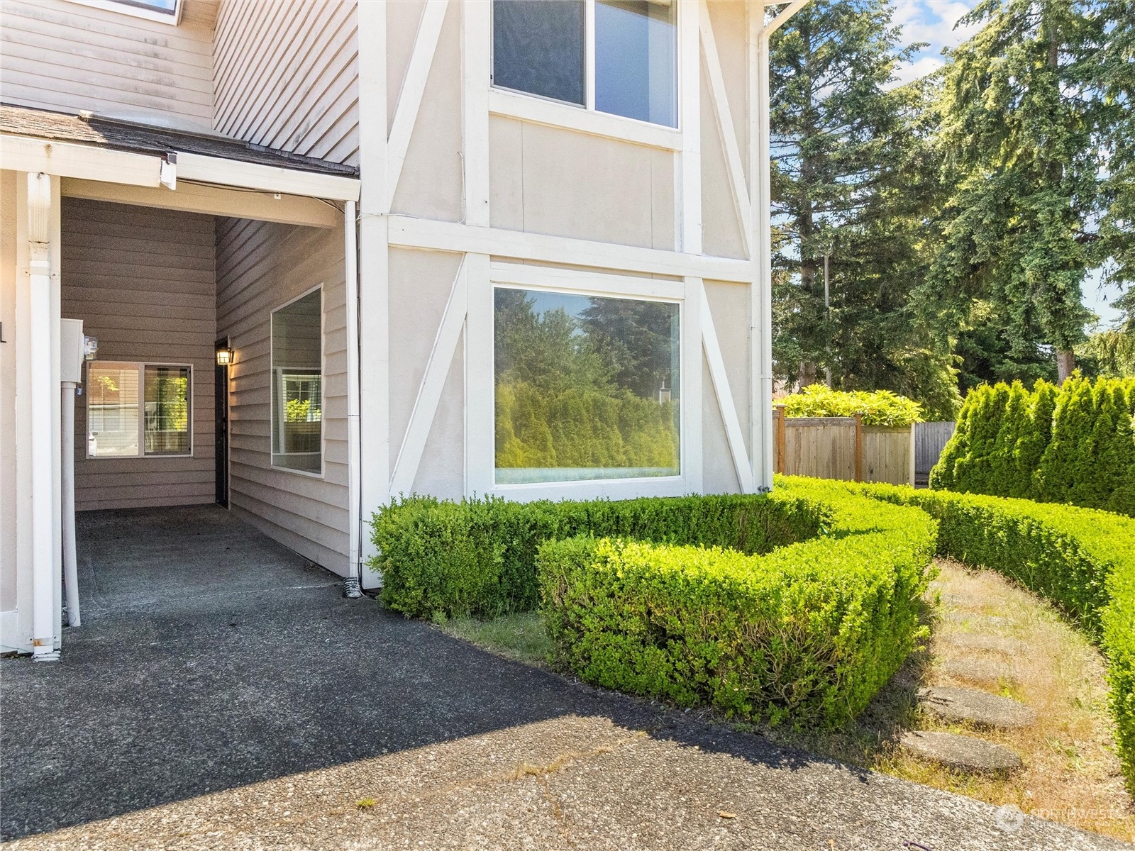 Frace St, Tacoma, WA 98406