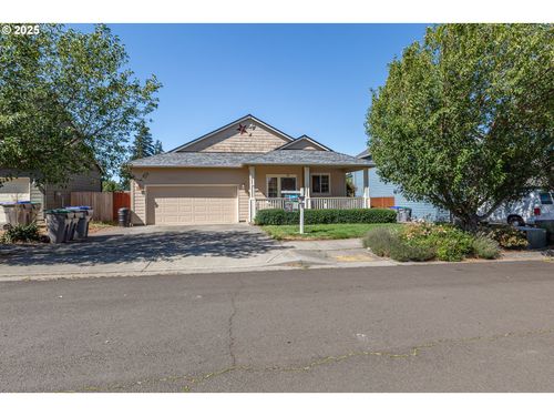 2324 Freedom Dr, Hood River, OR, 97031-8671 | Card Image