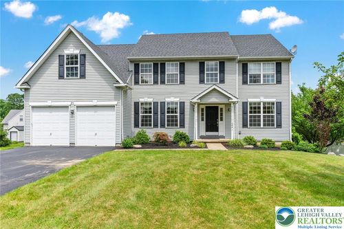 6841 Stone Croft Cir, Macungie, PA, 18062-9215 | Card Image