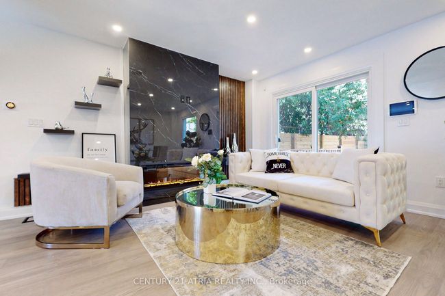 42 Coventry Crt, House other with 7 bedrooms, 5 bathrooms and 2 parking in Richmond Hill ON | Image 4