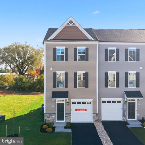 201 Monteith Dr, WINCHESTER, VA, 22601-6807 | Card Image