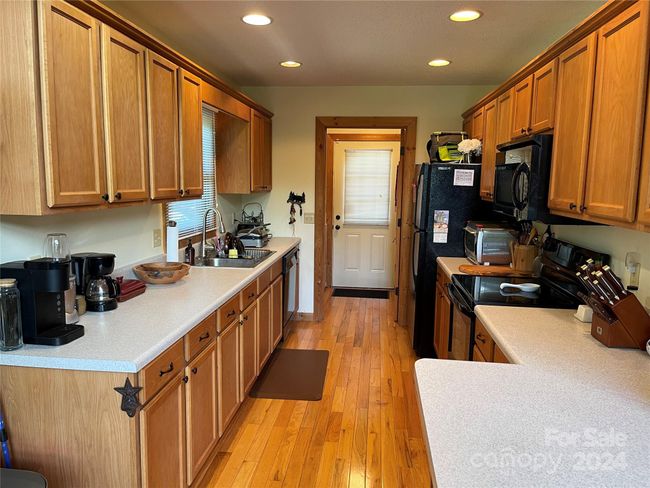 90 Twin Oaks Est, House other with 2 bedrooms, 3 bathrooms and null parking in Sylva NC | Image 14