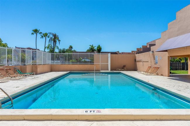 APT-60 - 10350 Sw 154 Th Circle Ct, Condo with 3 bedrooms, 3 bathrooms and null parking in Miami FL | Image 34
