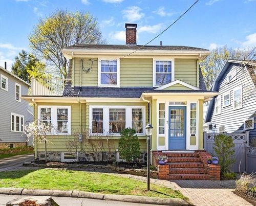 7 Inverness Rd, Arlington, MA, 02476-5707 | Card Image