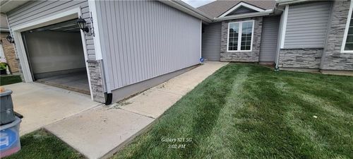 10720 E 46th Ter, Kansas City, MO, 64133-3731 | Card Image