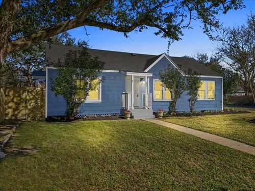 802 18th Ave N, Texas City, TX, 77590-5651 | Card Image