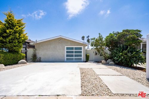 12630 Gilmore Ave, Los Angeles, CA, 90066-6429 | Card Image