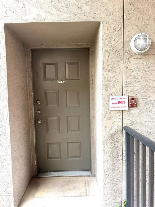 apt-201-4207 Winding Moss Trl, TAMPA, FL, 33613-4024 | Card Image
