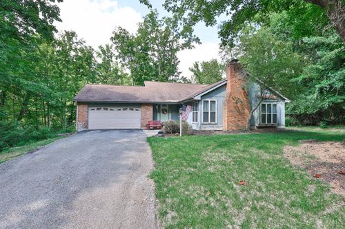 984 Woodcreek Dr, Milford, OH, 45150-1560 | Card Image
