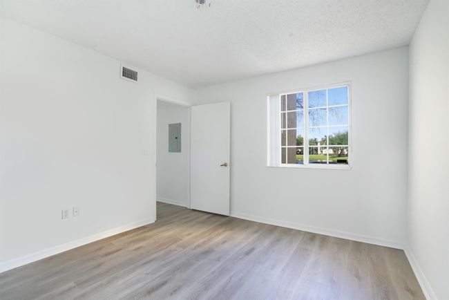 APT-902 - 900 Crestwood Ct S, Condo with 3 bedrooms, 2 bathrooms and null parking in Royal Palm Beach FL | Image 11