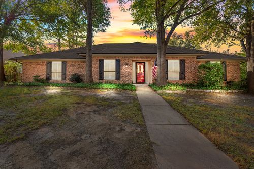 1708 Wimbleton Dr, Bedford, TX, 76021-2474 | Card Image