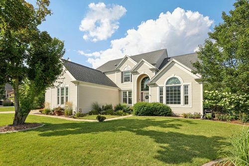 N66W14402 Ash Drive, Menomonee Falls, WI, 53051 | Card Image
