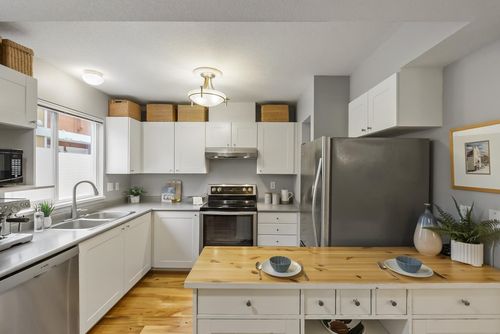 22-20543 96 Ave, Langley, BC, V1M3W3 | Card Image