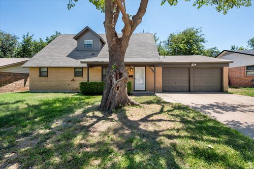 800 E Bovell St, Crowley, TX, 76036-2808 | Card Image