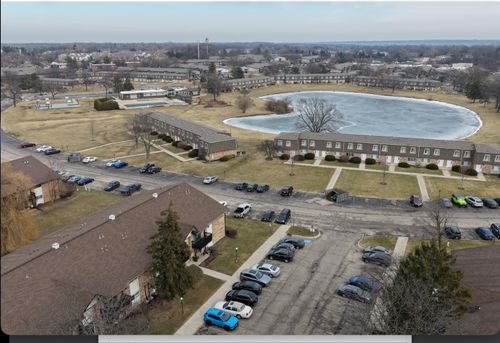 apt-103-3A Kingery Quarter, Willowbrook, IL, 60527-6523 | Card Image