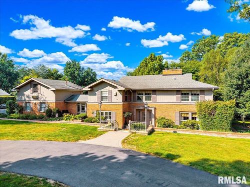 62 Redwood Cir, Canton, IL, 61520-1060 | Card Image