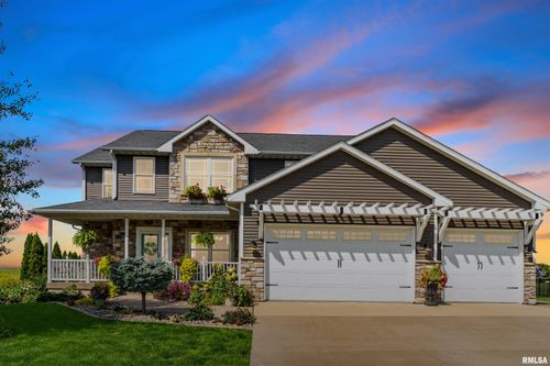 26 Blackstone Cir, Le Claire, IA, 52753-7601 | Card Image